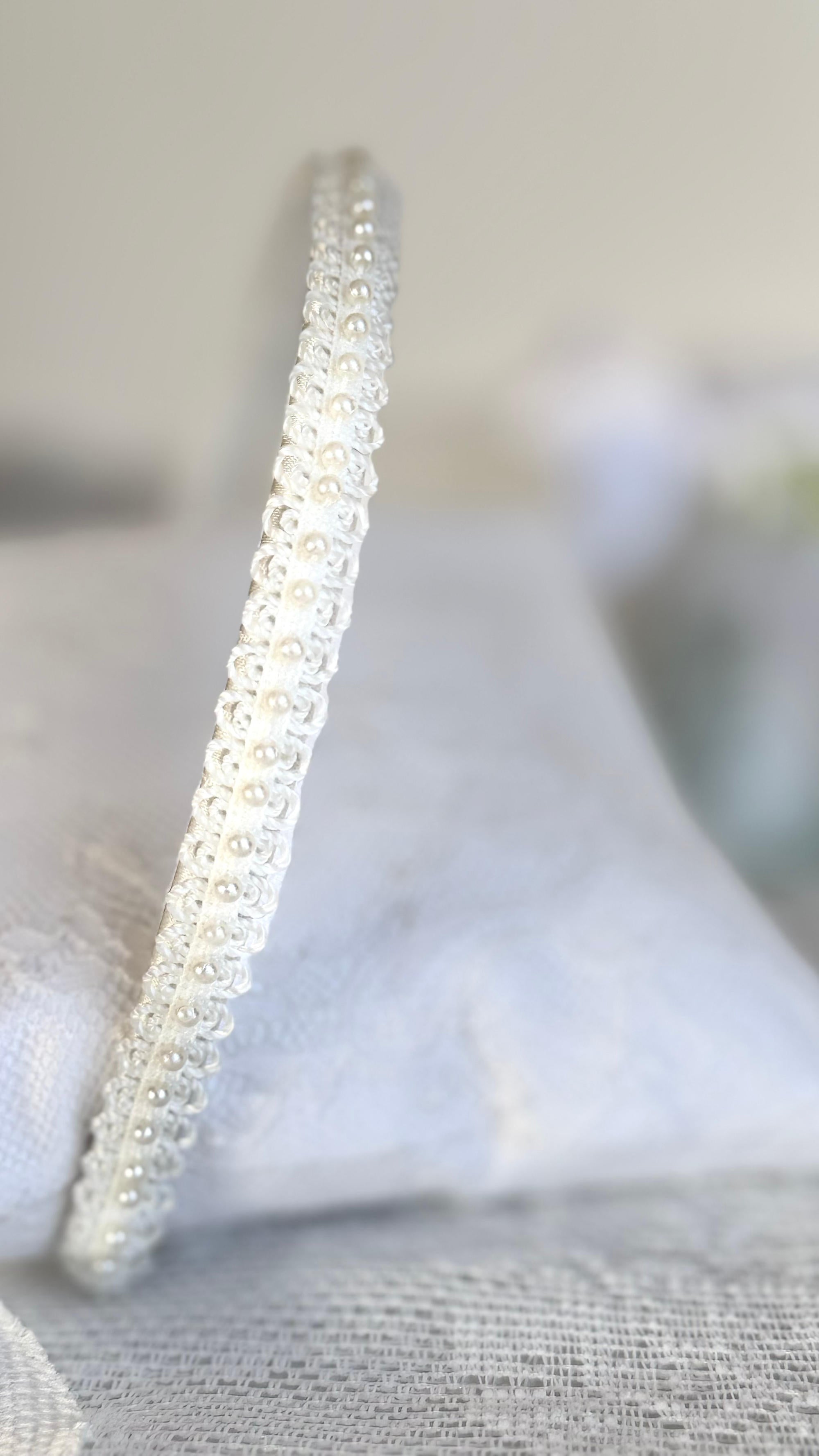 Ivory Haarreif Kommunion – Creme/Elfenbein mit zarter Spitze & Perlen