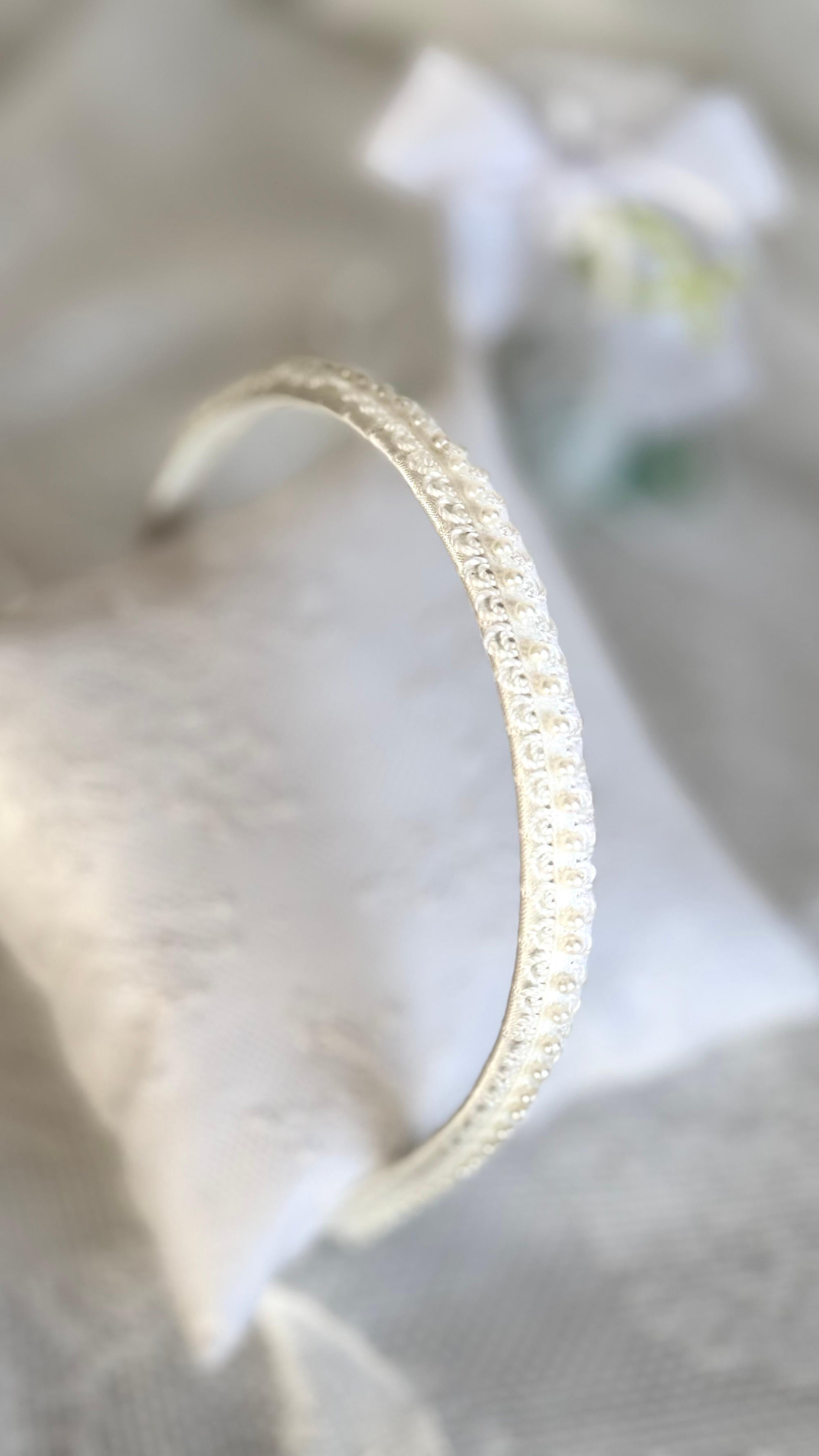 Ivory Haarreif – Eleganter Kommunion Haarschmuck mit Spitze & Perlen