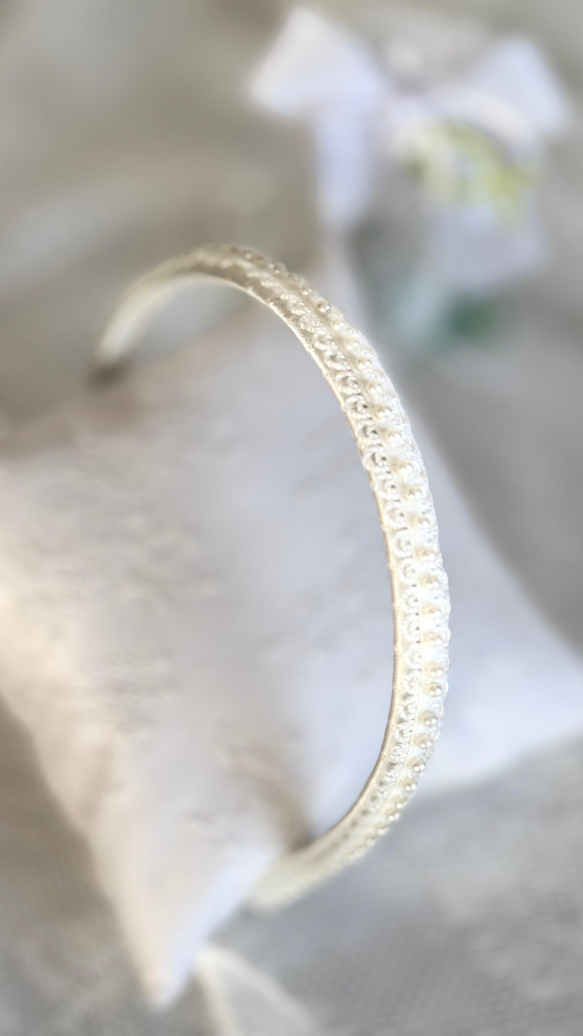 Ivory Haarreif Kommunion – Creme/Elfenbein mit zarter Spitze & Perlen