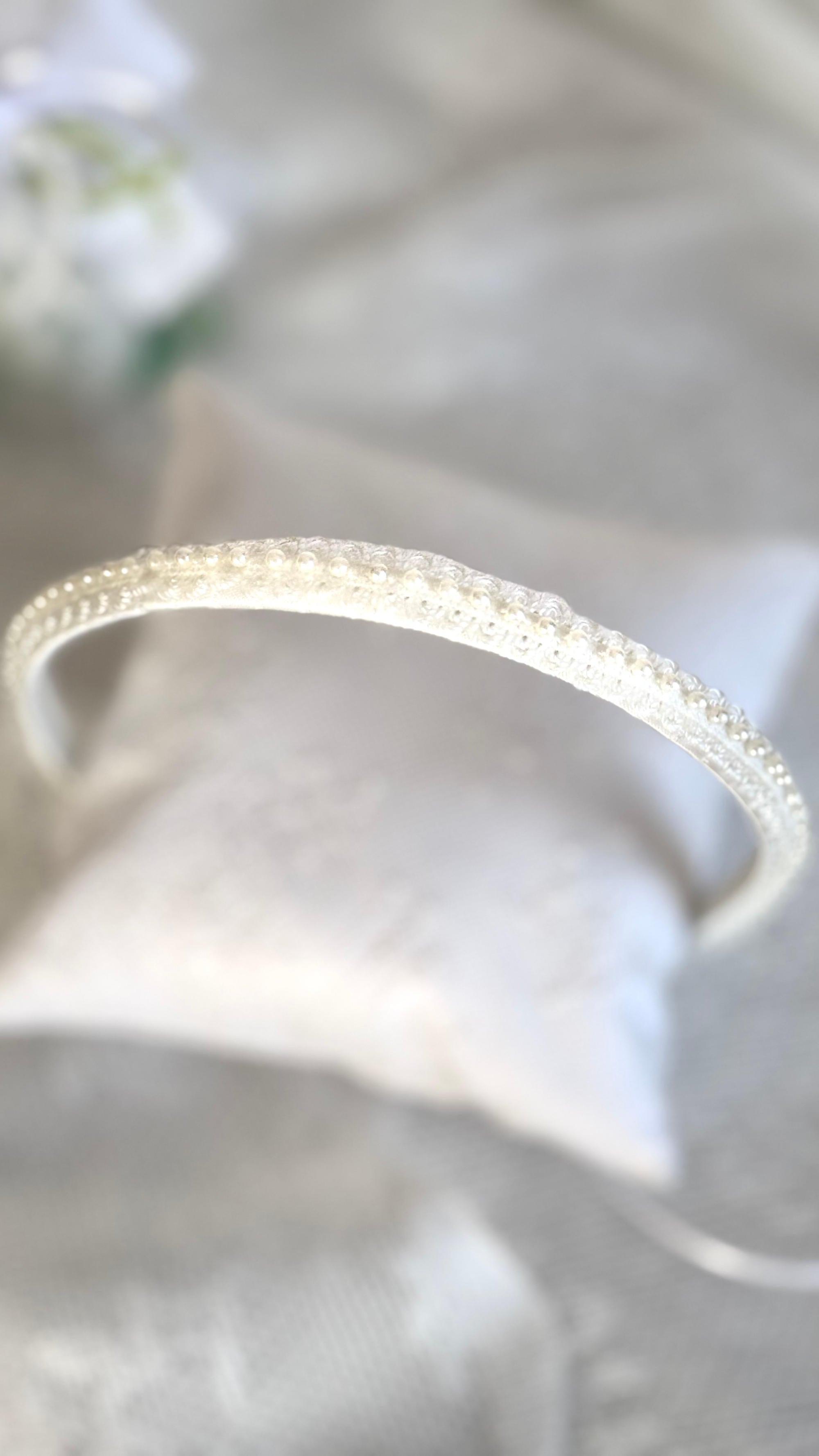 Ivory Haarreif Kommunion – Creme/Elfenbein mit zarter Spitze & Perlen