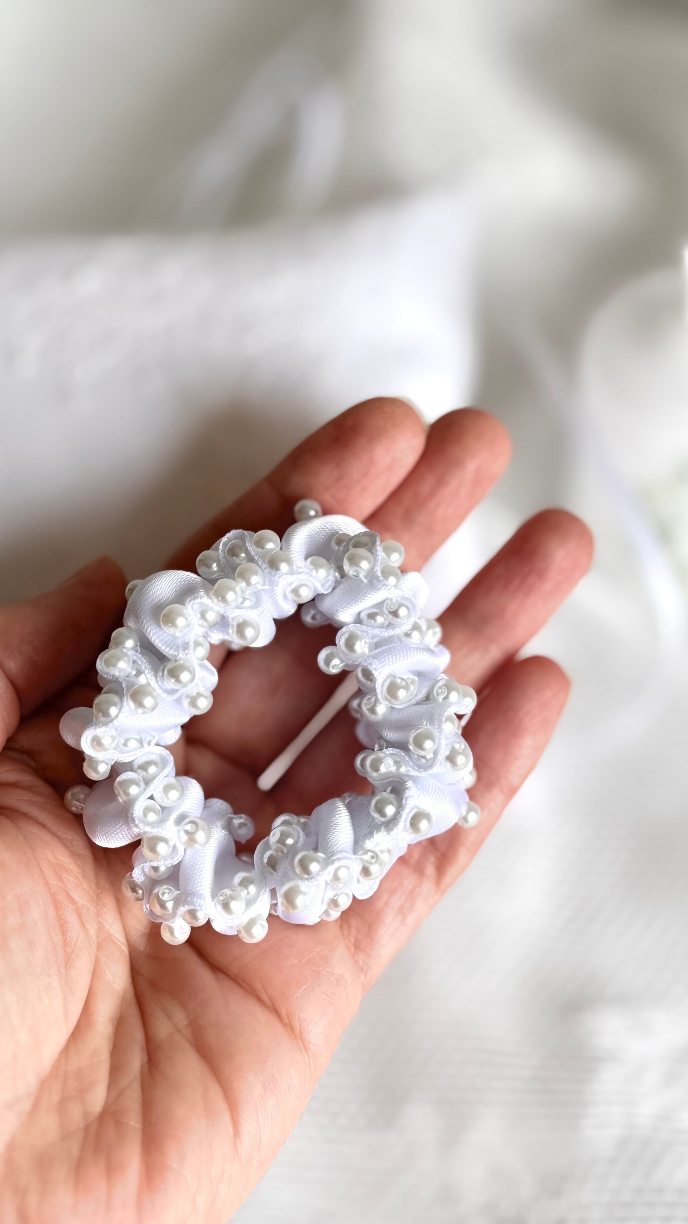 Dutt Haarband Kommunion – Weißes elastisches Haarband mit Perlen