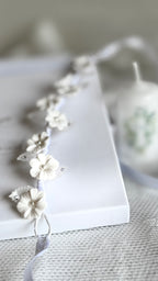 Duttband Mädchen – Haarband Kommunion mit Blumen, Blättern & Strass