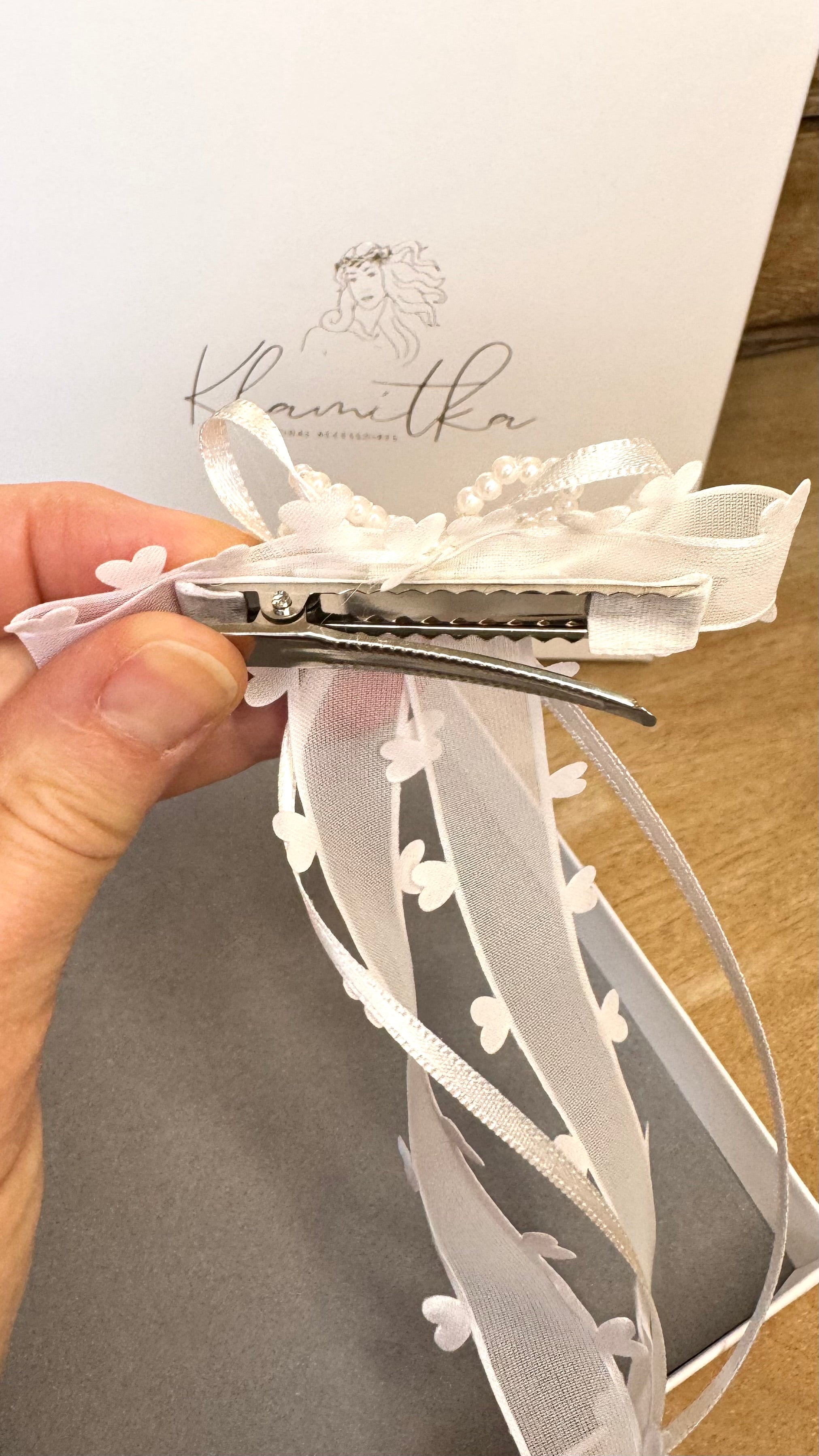 Kopfschmuck Kommunion – Haarschmuck Kommunion Schlicht mit Schleife, Perlen & langen Bändern | handgefertigt