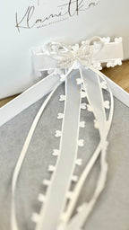 Kopfschmuck Kommunion – Haarschmuck Kommunion Schlicht mit Schleife, Perlen & langen Bändern | handgefertigt