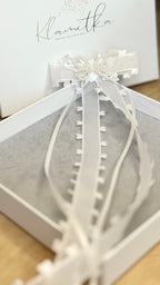 Kopfschmuck Kommunion – Haarschmuck Kommunion Schlicht mit Schleife, Perlen & langen Bändern | handgefertigt