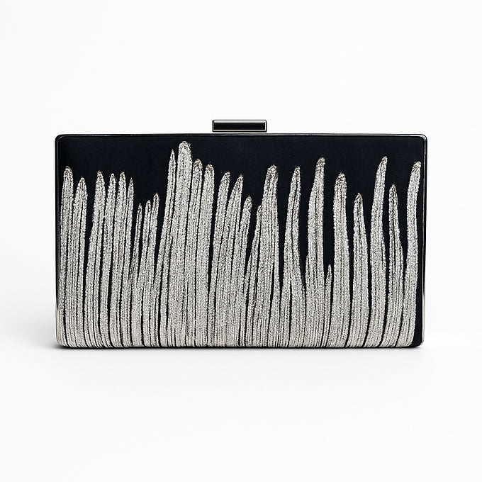 Elegante Clutch Tasche mit silbernem Muster – Abendtasche mit Kette