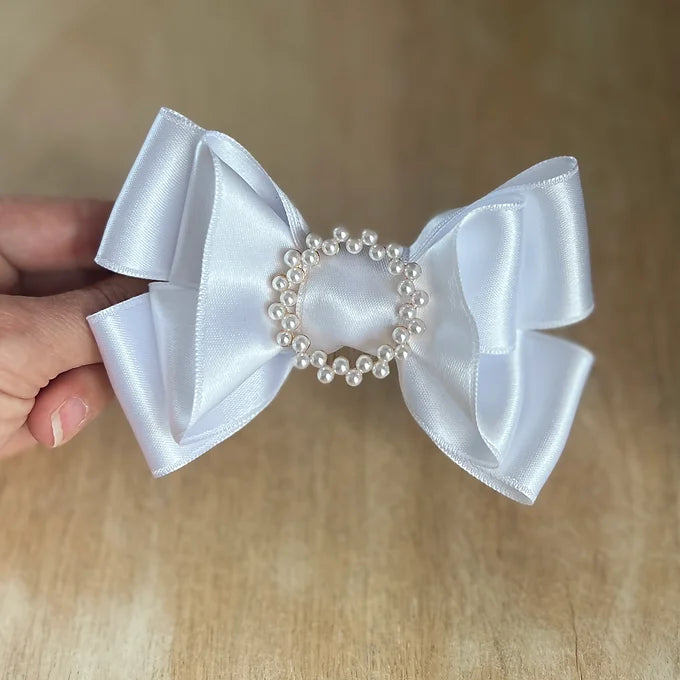 Haarschmuck Kommunion, Haarschleife Kommunion aus Satin und Perlenring