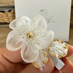 Kommunion Haarschmuck, Haarklammer Kommunion mit weißer Organza Blume, goldenen Elementen