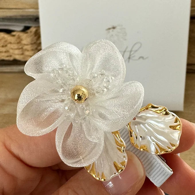 Kommunion Haarschmuck, Haarklammer Kommunion mit weißer Organza Blume, goldenen Elementen