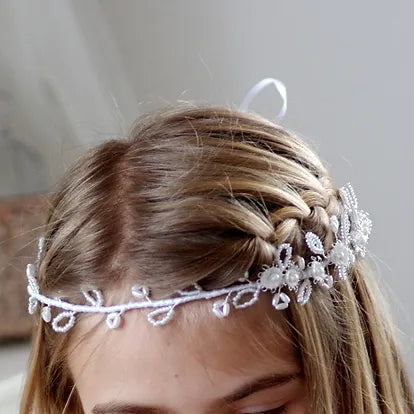 Haarband Kommunion mit weißen Blumen und Perlen