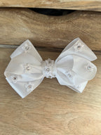 Blumen Schleife Kommunion – Haarkamm mit Blüten & funkelndem Strass