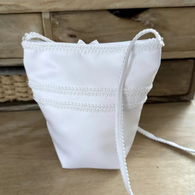 Kommuniontasche weiß mit Schleife, Blumen und Bändern verziert