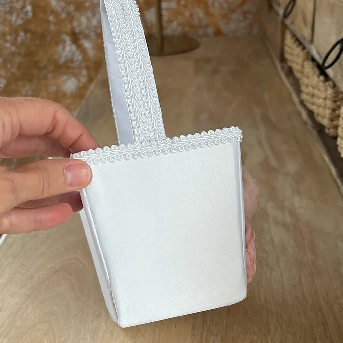 Hochzeitskörbchen aus Satin, Blumenkörbchen Hochzeit, Korb für Blumenkinder