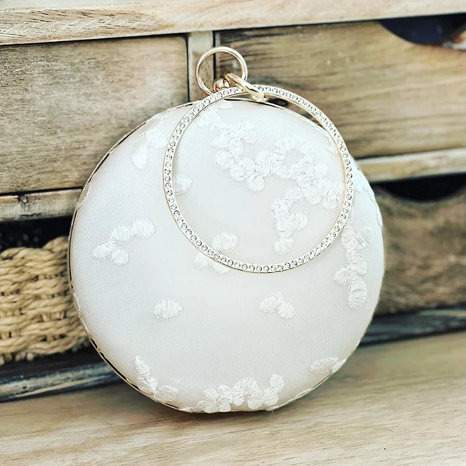 Runde Braut Clutch Off-White – Hochzeitstasche mit Stickerei & Kette –