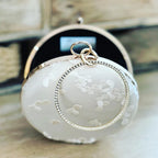 Runde Braut Clutch Off-White – Hochzeitstasche mit Stickerei & Kette –
