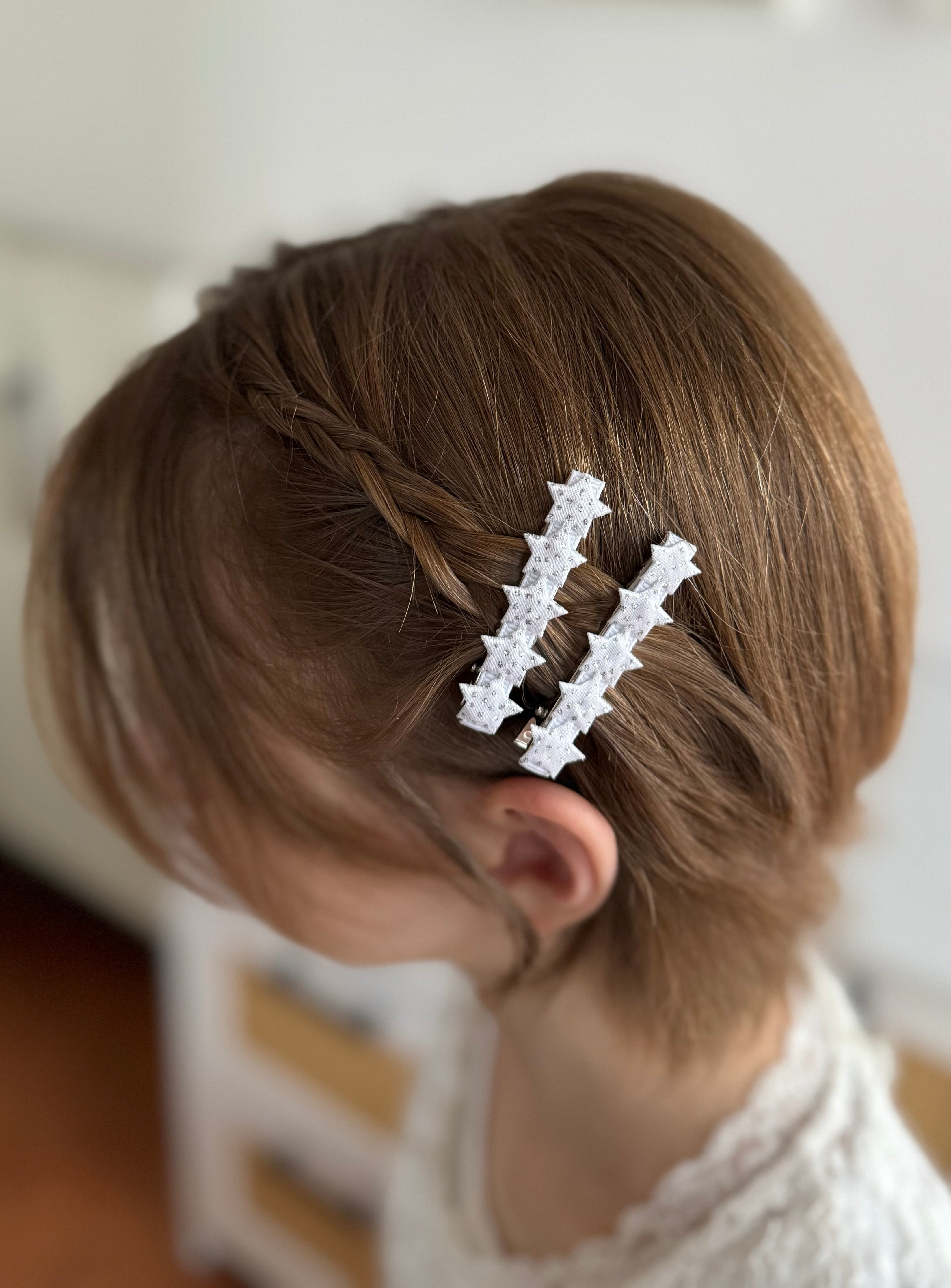 Kinder Haarklammern – Satin Sterne für Mädchen in funkelndem Design