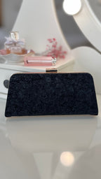 Schwarze Clutch – Elegante Abendtasche mit goldener Kette für Damen