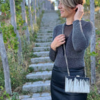 Elegante Clutch Tasche mit silbernem Muster – Abendtasche mit Kette