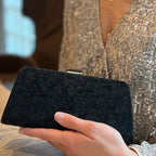 Schwarze elegante Clutch Tasche – Abendtasche mit goldener Kette für Damen
