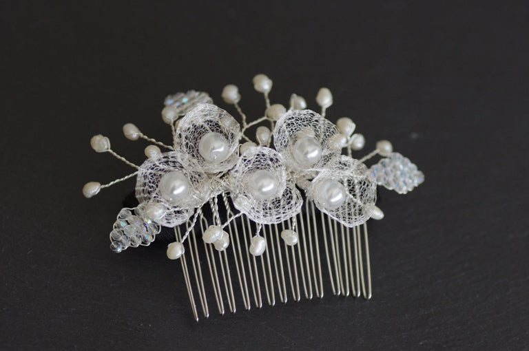 Weißer Haarkamm – Braut Haarkamm in Silber/Weiß oder Gold/Ivory