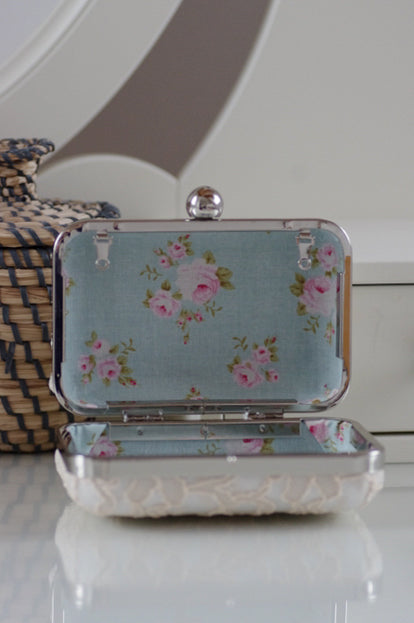 Weiße Spitze Clutch – Elegante Brauttasche mit feiner Spitzenoptik