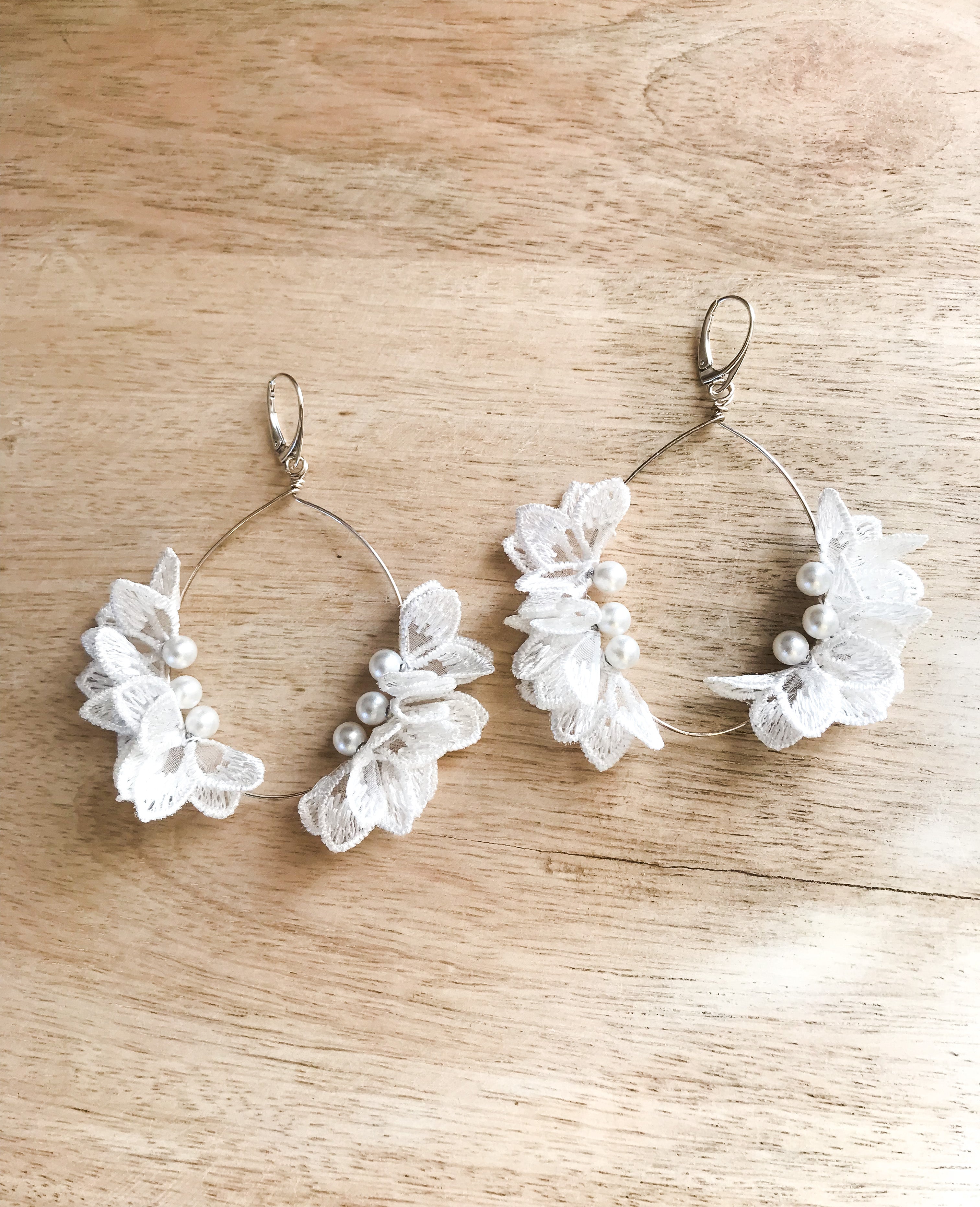 Blumen Ohrringe – Elegante Brautohrringe mit Perlen & zarten Blüten