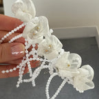 Kommunion Haarschmuck mit zarte Blumen und zarten Perlen-Bändern