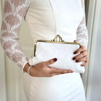 Brauttasche Clutch mit Spitze – Hochzeitstasche in Weiß/Ivory mit gold Ramen