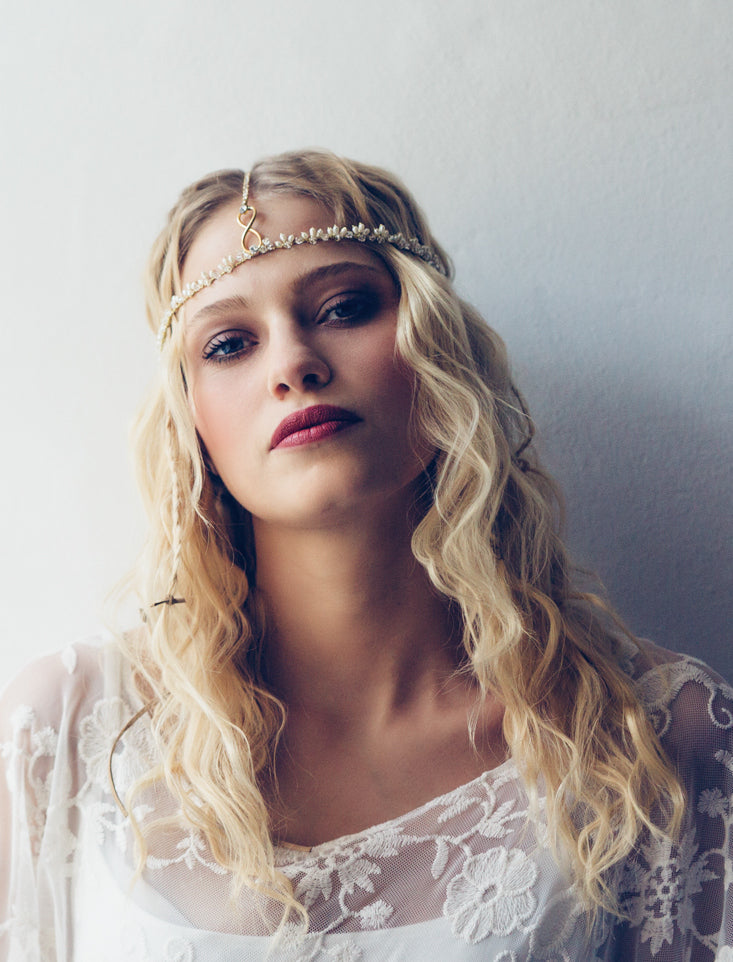 Braut Haarband – Elegantes Stirnband mit Swarovski & Süßwasserperlen