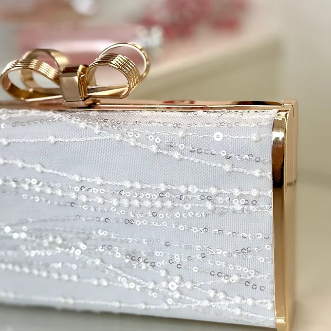Braut Clutch Spitze Off-White – Hochzeitstasche mit Kette – elegante Brauttasche