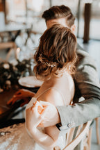 Blumen Haarranke – Braut-Haarschmuck mit Strassästen & zarten Blüten