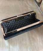 Schwarze Clutch – Elegante Abendtasche mit goldener Kette für Damen