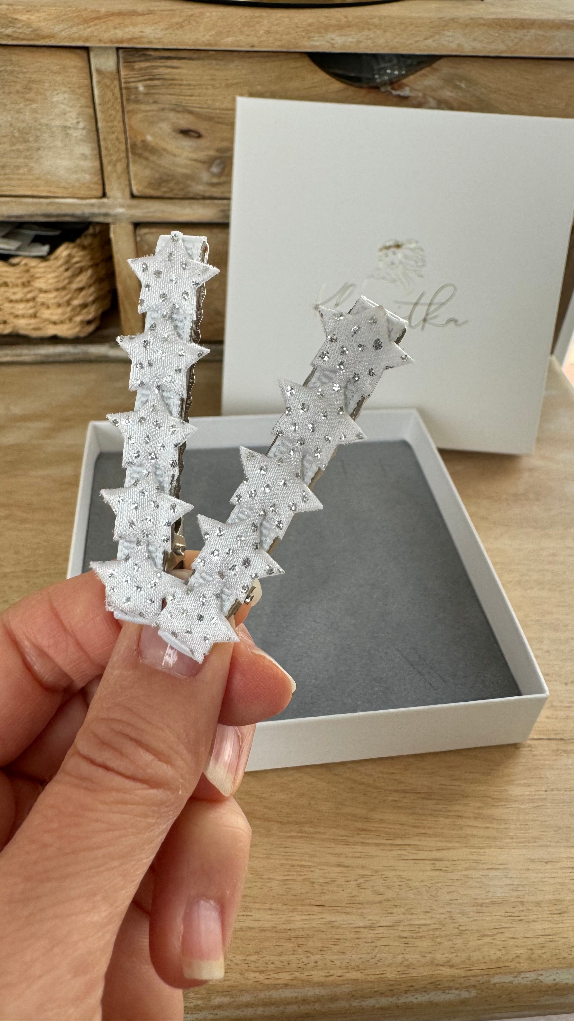 Kinder Haarklammern – Satin Sterne für Mädchen in funkelndem Design