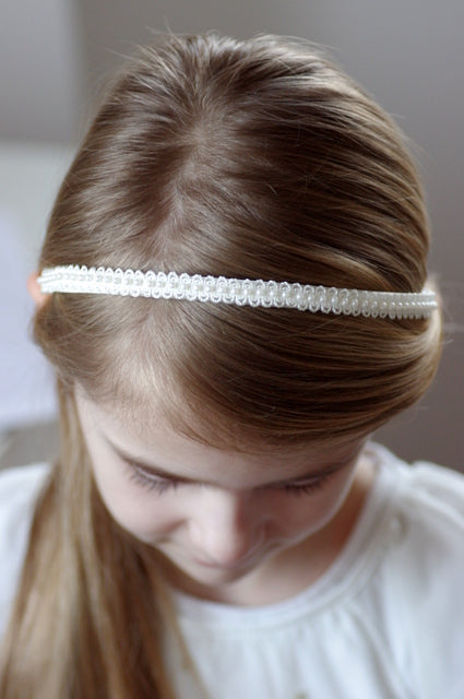 Ivory Haarreif Kommunion – Creme/Elfenbein mit zarter Spitze & Perlen