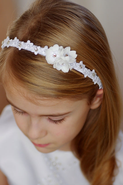 Haarreif Kommunion – Eleganter Blumen Haarreif mit Spitze & Strass