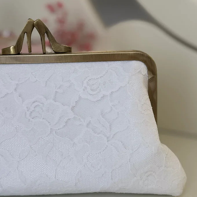 Brauttasche Clutch mit Spitze – Hochzeitstasche in Weiß/Ivory mit gold Ramen