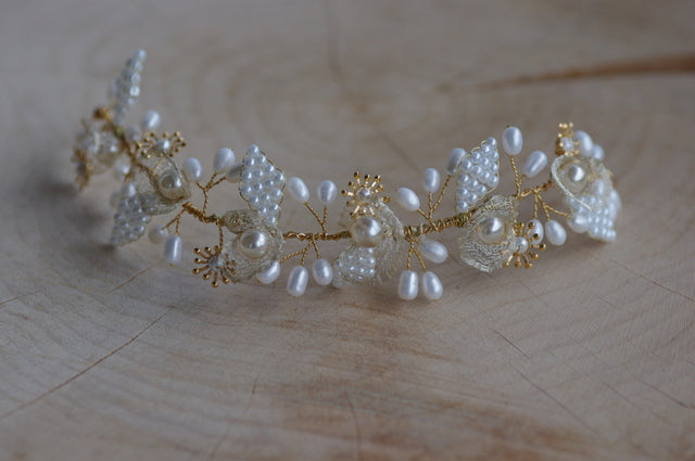 Bridal Haarranke – Gold oder Silber Haarschmuck mit Blumen & Perlen