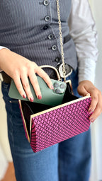 Clutch Muster – Schwarz/Pink Abendtasche mit Kette & Henkel