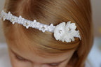 Haarreif Kommunion – Eleganter Blumen Haarreif mit Spitze & Strass
