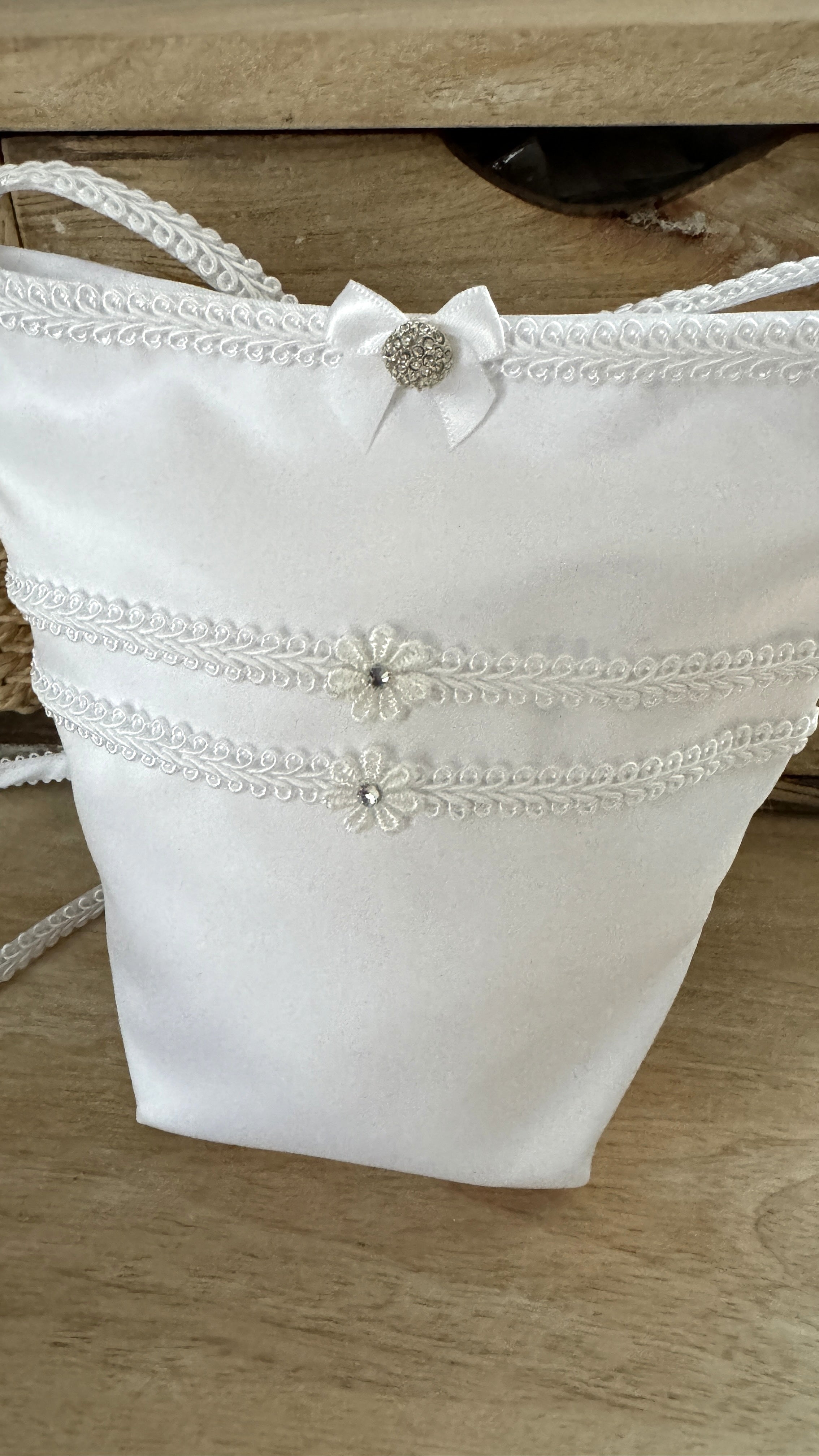 Schleifen Tasche Kommunion – Satin mit Blumen & eleganten Bändern
