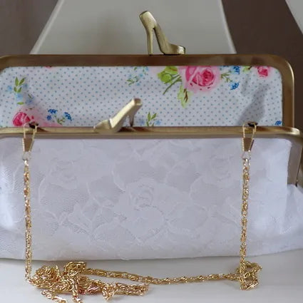 Brauttasche Clutch mit Spitze – Hochzeitstasche in Weiß/Ivory mit gold Ramen