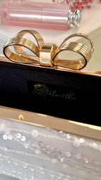 Braut Clutch Spitze Off-White – Elegante Hochzeitstasche mit Kette