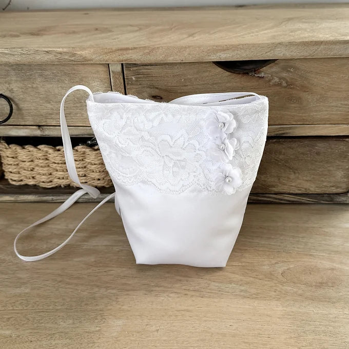 Kommuniontasche weiß mit Spitze, Blumen und Perlen verziert
