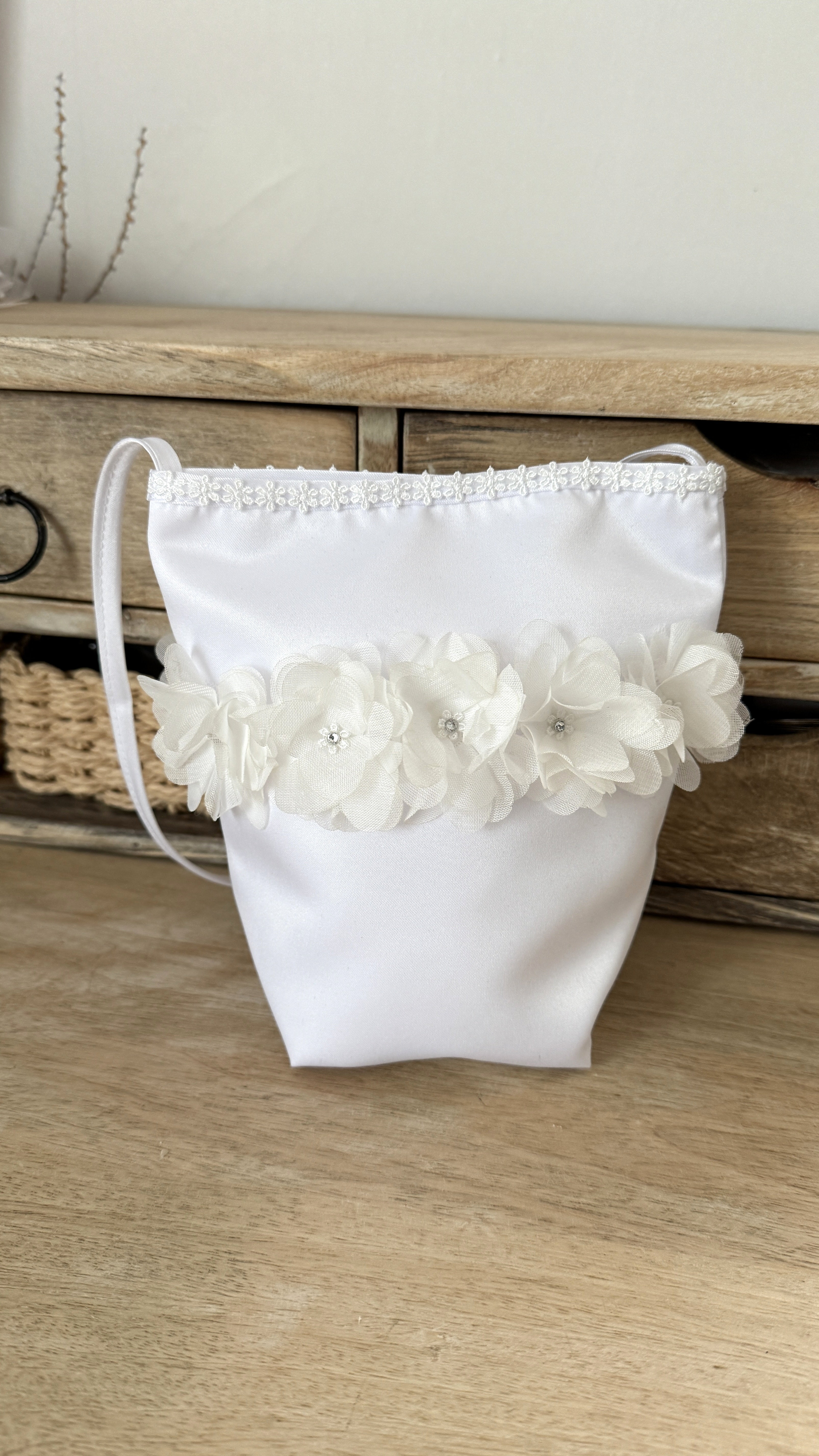 Kommunion Tasche – Satin mit Blumen & Strass für elegante Mädchen
