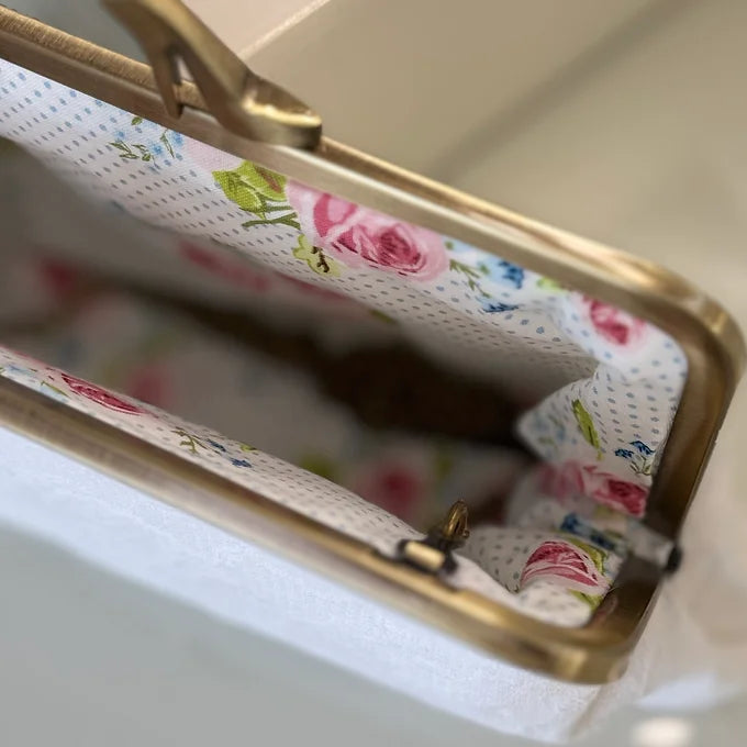 Brauttasche Clutch mit Spitze – Hochzeitstasche in Weiß/Ivory mit gold Ramen