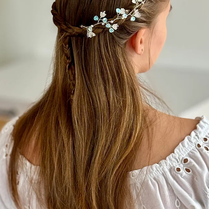 Haarschmuck für Kommunion, Haarranke mit weißen  Perlmuttblumen und Swarowskisteinen