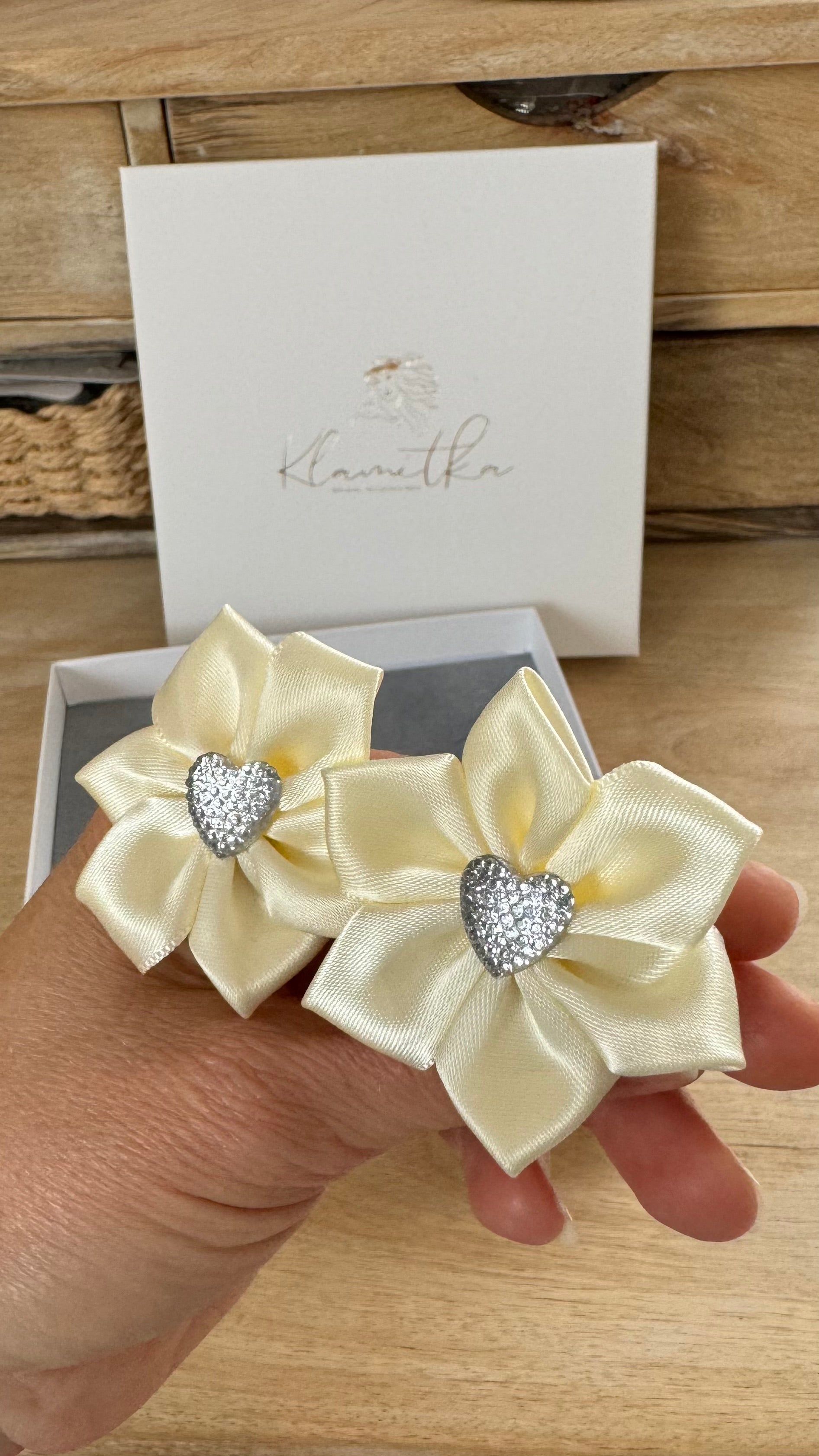 Haarschmuck Kommunion – Edle Haarklammer in Weiß oder Ivory