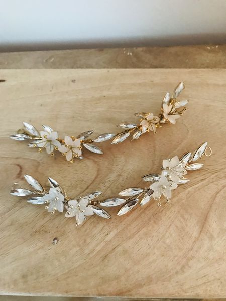 Blumen Haarranke – Braut-Haarschmuck mit Strassästen & zarten Blüten