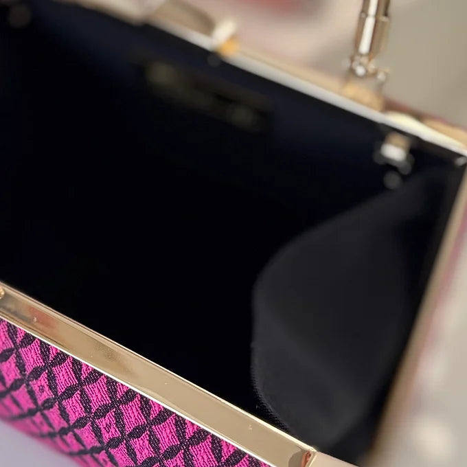 Pink Clutch schwarz gemustert – elegante Abendtasche pink mit Tragekette & Henkel