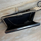 Elegante Clutch Tasche mit silbernem Muster – Abendtasche mit Kette